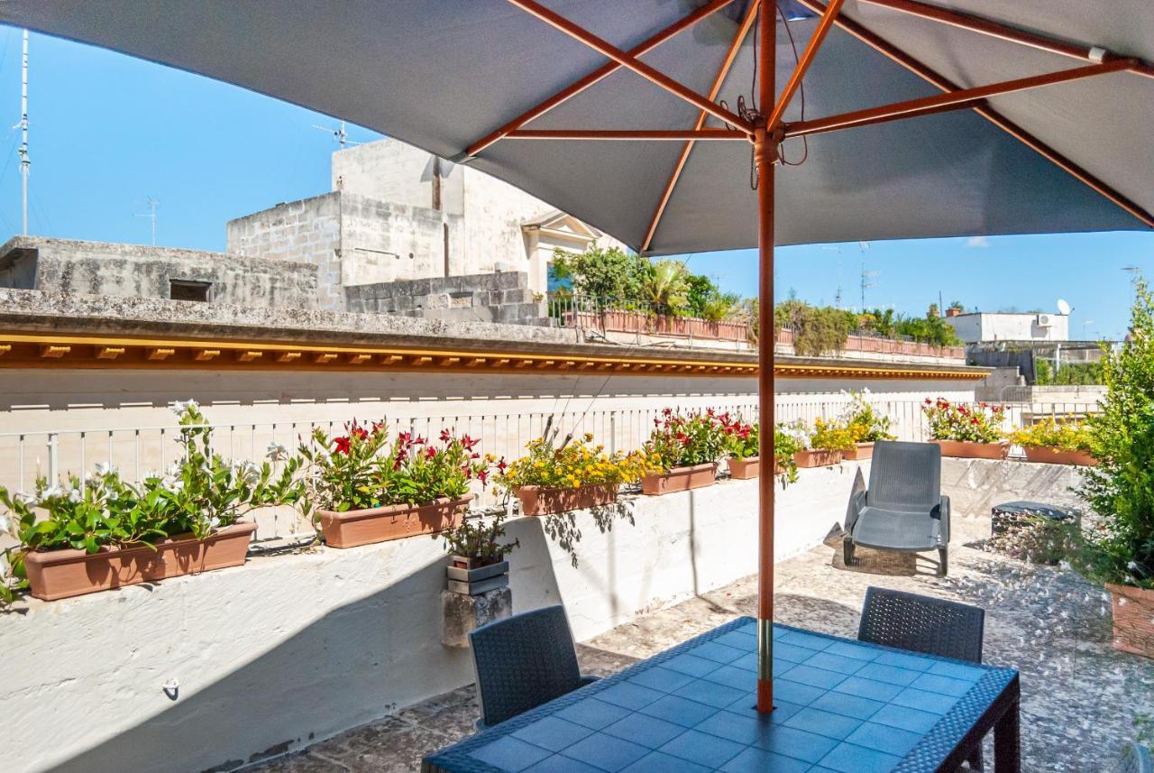 Il Garbino Suite And Apartment Лече Екстериор снимка