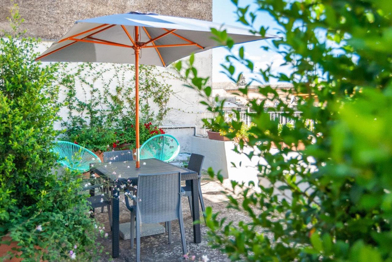 Il Garbino Suite And Apartment Лече Екстериор снимка