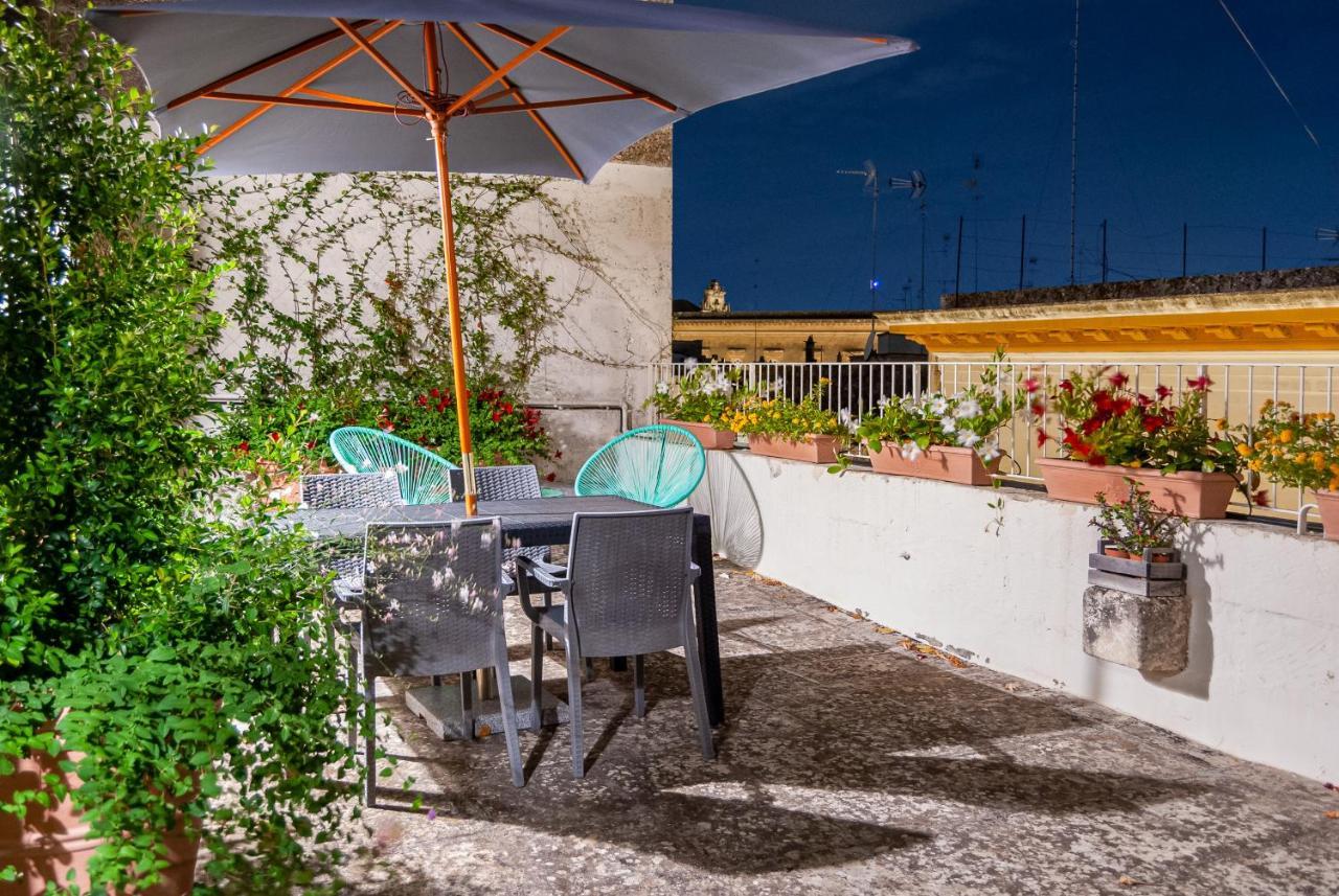Il Garbino Suite And Apartment Лече Екстериор снимка