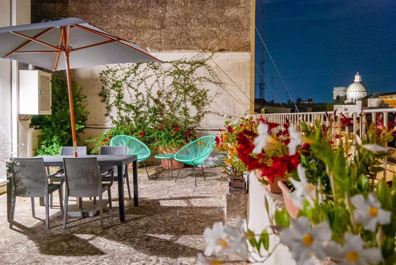 Il Garbino Suite And Apartment Лече Екстериор снимка