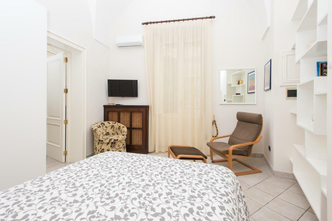 Il Garbino Suite And Apartment Лече Екстериор снимка