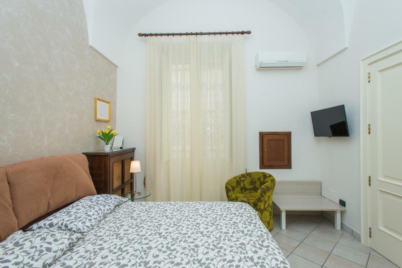 Il Garbino Suite And Apartment Лече Екстериор снимка