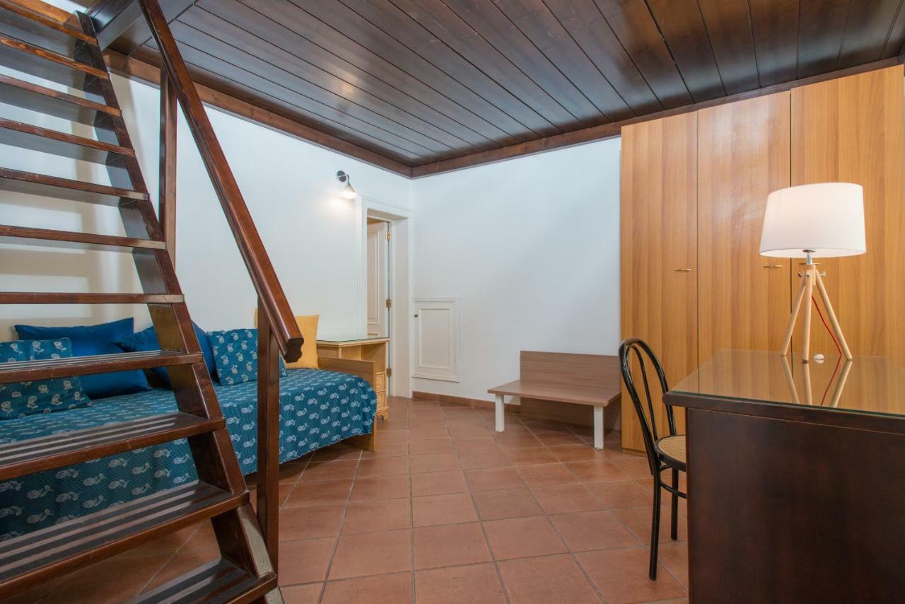 Il Garbino Suite And Apartment Лече Екстериор снимка