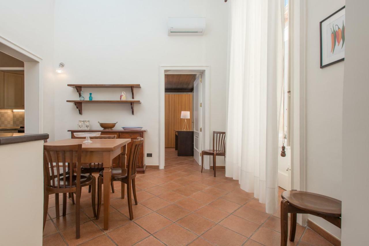 Il Garbino Suite And Apartment Лече Екстериор снимка
