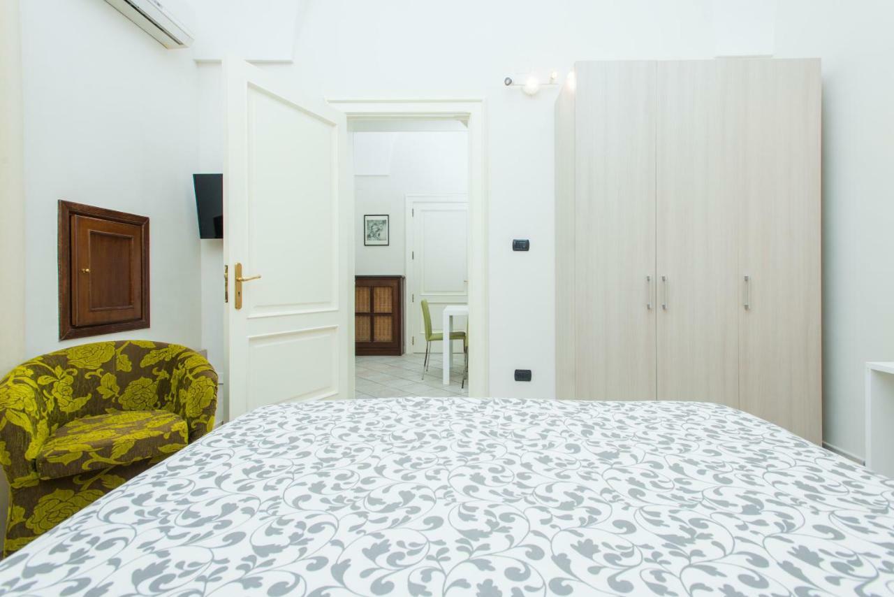 Il Garbino Suite And Apartment Лече Екстериор снимка