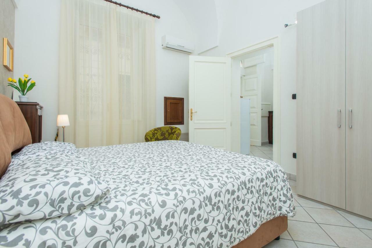 Il Garbino Suite And Apartment Лече Екстериор снимка