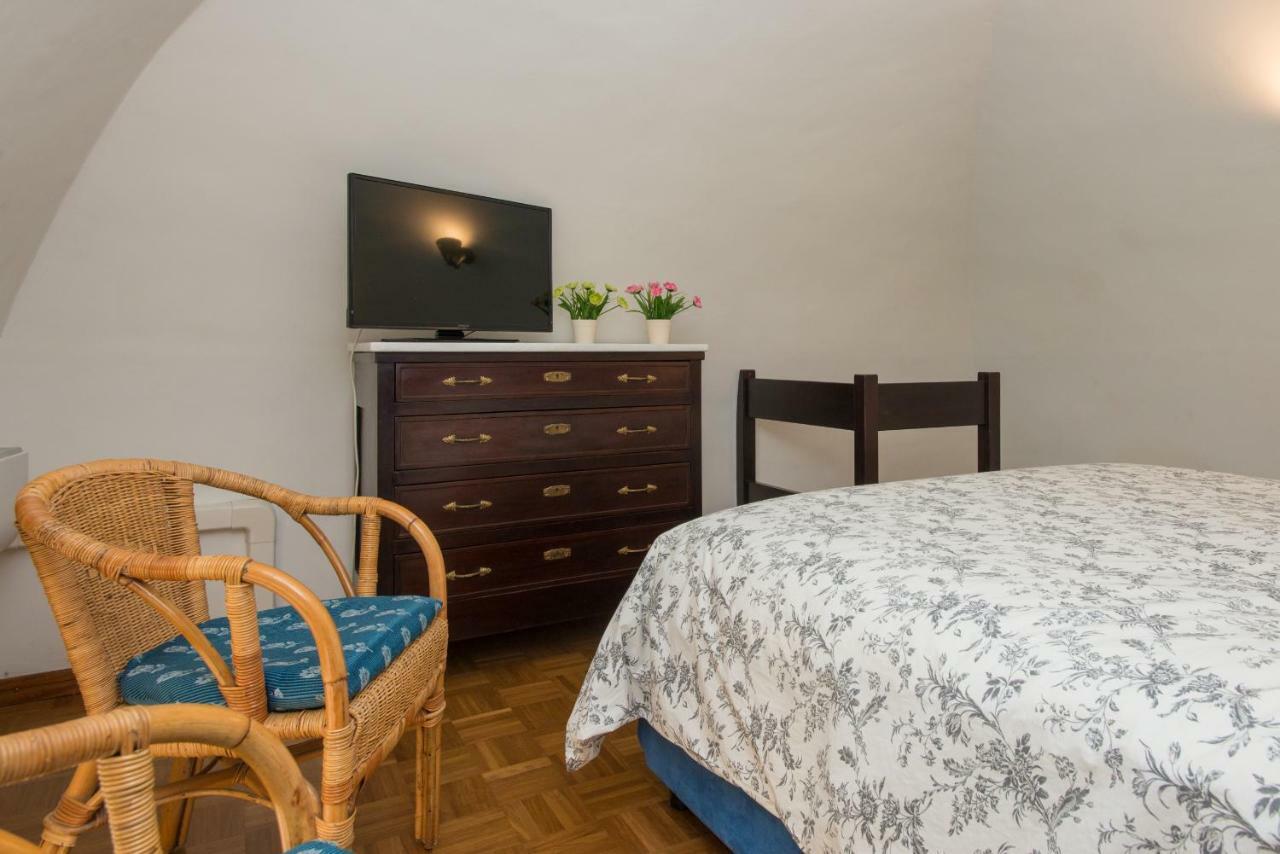 Il Garbino Suite And Apartment Лече Екстериор снимка
